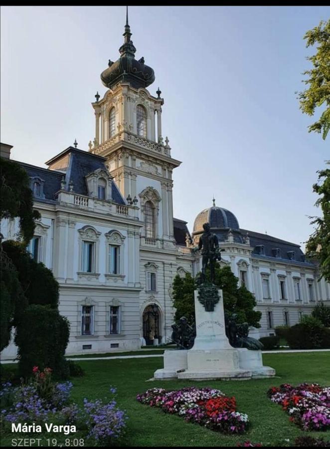 Grill Garten Vendeghaz Hotel Keszthely Exterior foto